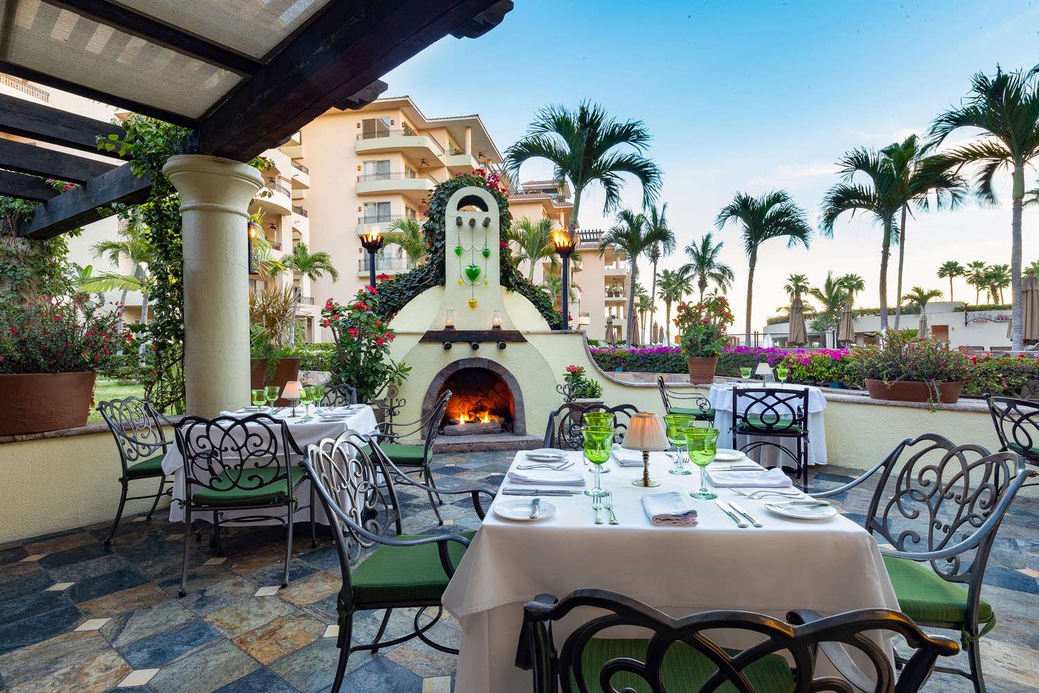 https://cdn.myuvci.com/uploads/image/src/756/optimizada_optimizada_Villa_la_Estancia_Cabo_San_Lucas_La_Casona_Instalaciones-4.jpg